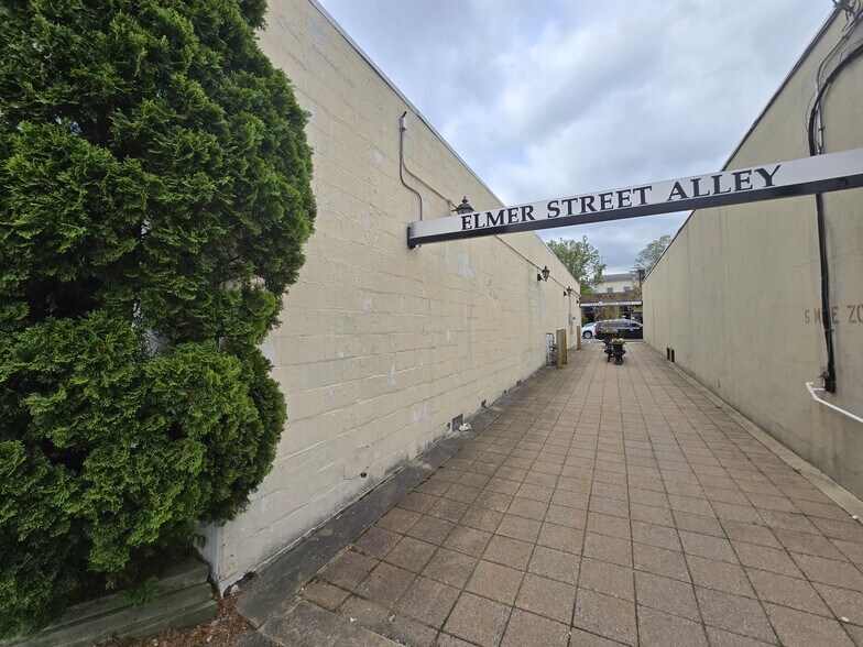 More Photos Of 88 Main St, Madison Freestanding For Sale