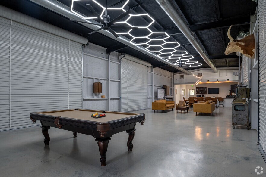 More Photos Of 7501 SH 71, Spicewood Unknown For Lease