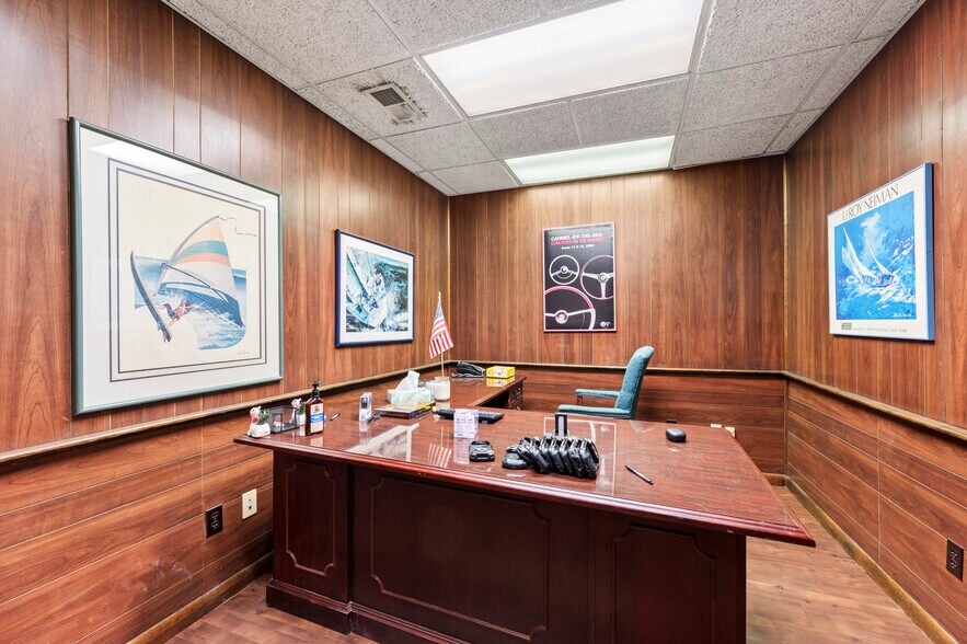 More Photos Of 215 Aloe Rd, Greensboro Manufacturing For Lease