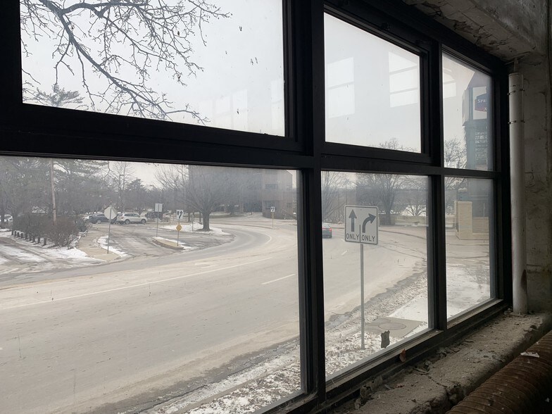 More Photos Of 612 New Hampshire St, Lawrence Office For Lease