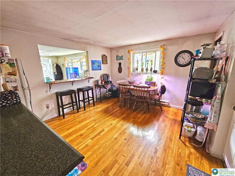 More Photos Of 1463 Limeport Pike, Coopersburg Restaurant For Sale