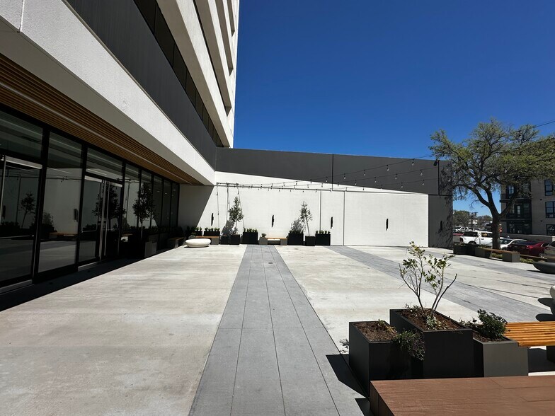 More Photos Of 100 N Central Expy, Richardson Office For Lease