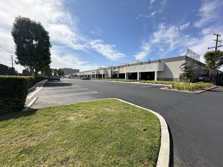 Primary Photo Of 1051-1055 S East St, Anaheim Manufacturing For Lease