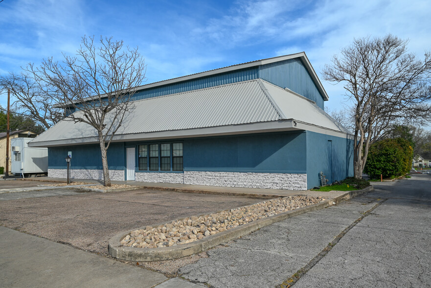 Primary Photo Of 5611 Adams Ave, Austin Office For Lease