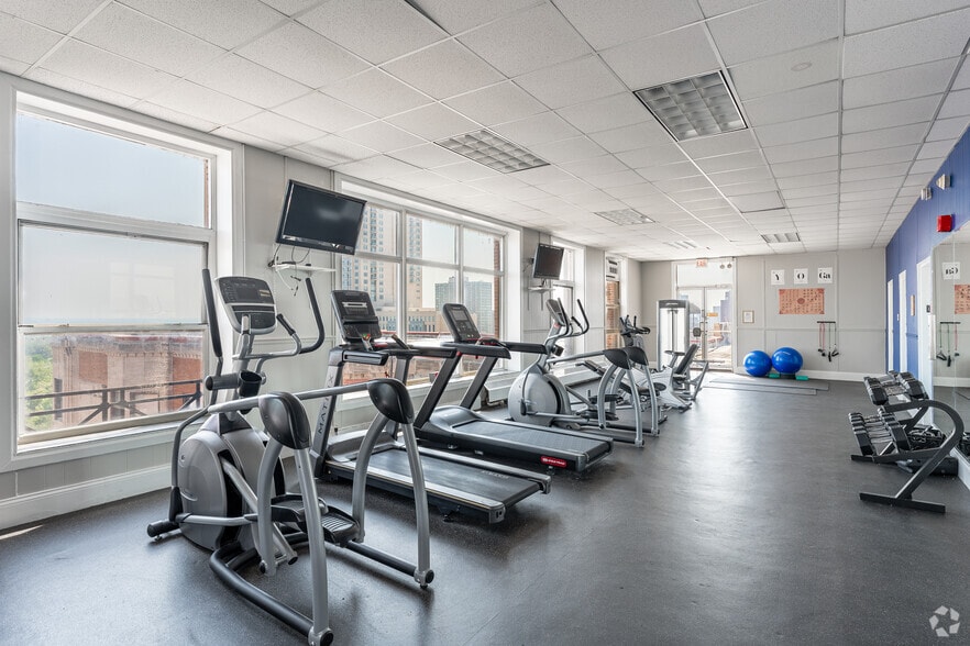 More Photos Of 5240 N Sheridan Rd, Chicago Apartments For Lease