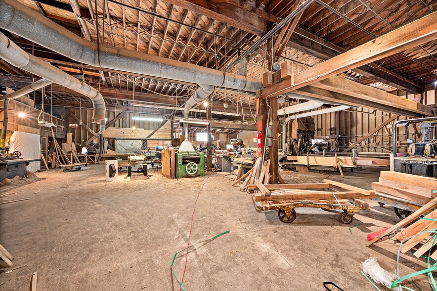 More Photos Of 350 Garfield Ave, Duluth Warehouse For Lease