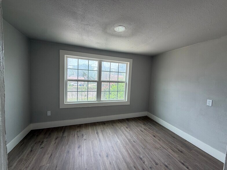 More Photos Of 101 Stanley Ct, San Antonio Multifamily For Sale