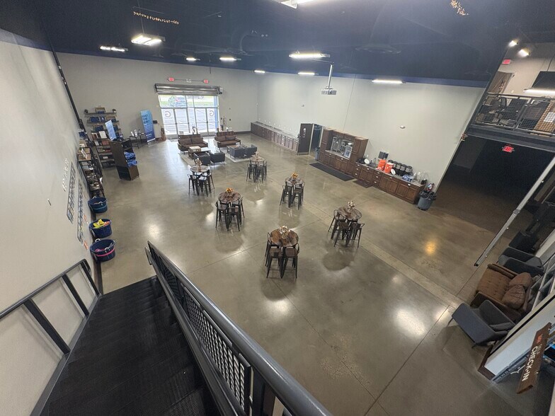 More Photos Of 1455 E 2nd St, Franklin Freestanding For Lease