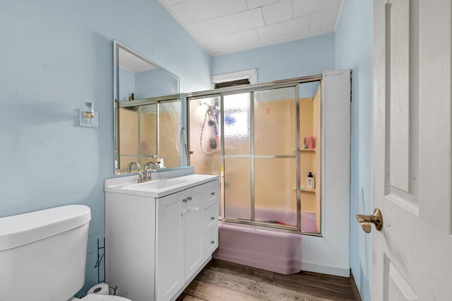 More Photos Of 914-920 Old Nepperhan Ave, Yonkers Storefront For Sale