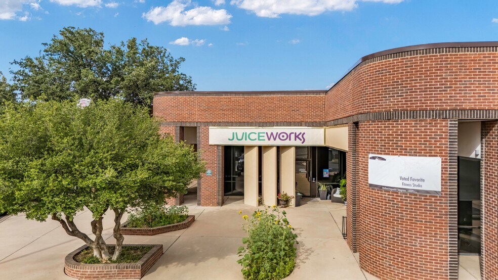More Photos Of 4610 N Garfield St, Midland Unknown For Lease
