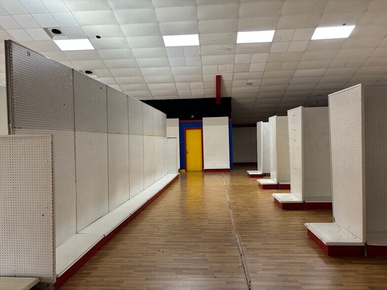 More Photos Of 311 S Range Ave, Denham Springs General Retail For Sale