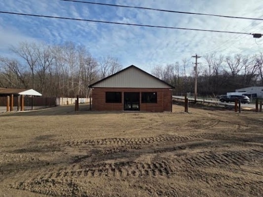 More Photos Of 9620 N Dixie Hwy, Franklin Freestanding For Sale