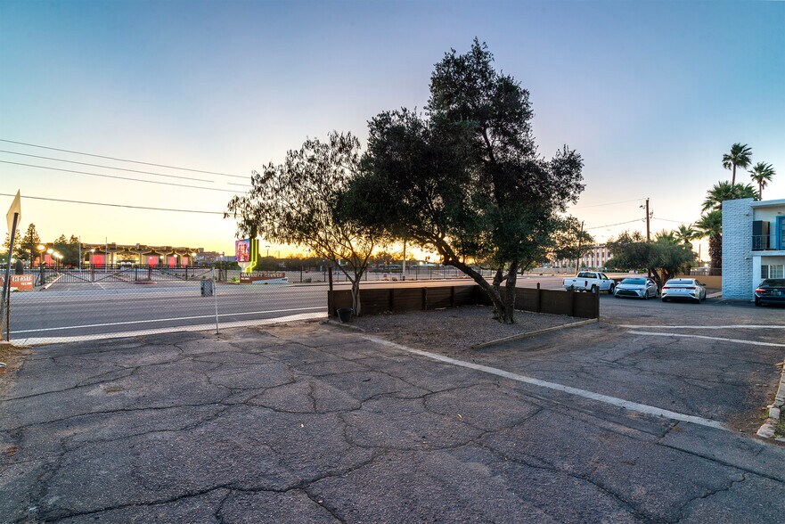 More Photos Of 525 N 32nd St, Phoenix Apartments For Sale