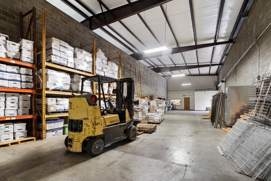 More Photos Of 25349-25351 Borough Park Dr, Spring Light Manufacturing For Sale