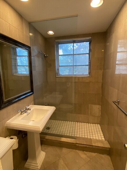 More Photos Of 901 Pennsylvania Ave, Miami Beach Apartments For Sale