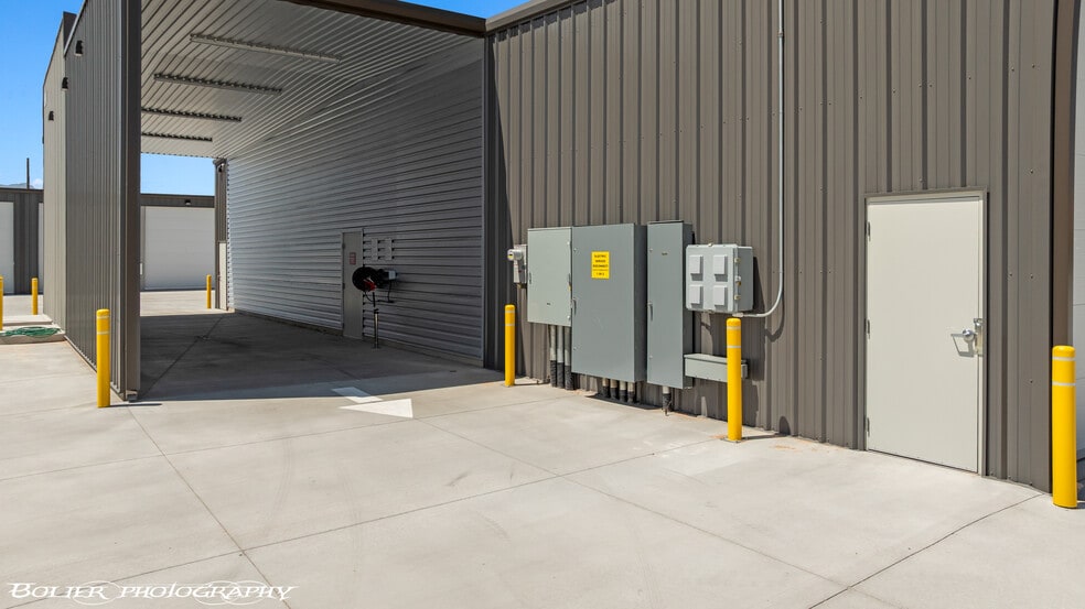 More Photos Of 1300 Pioneer Blvd, Mesquite Self Storage For Sale