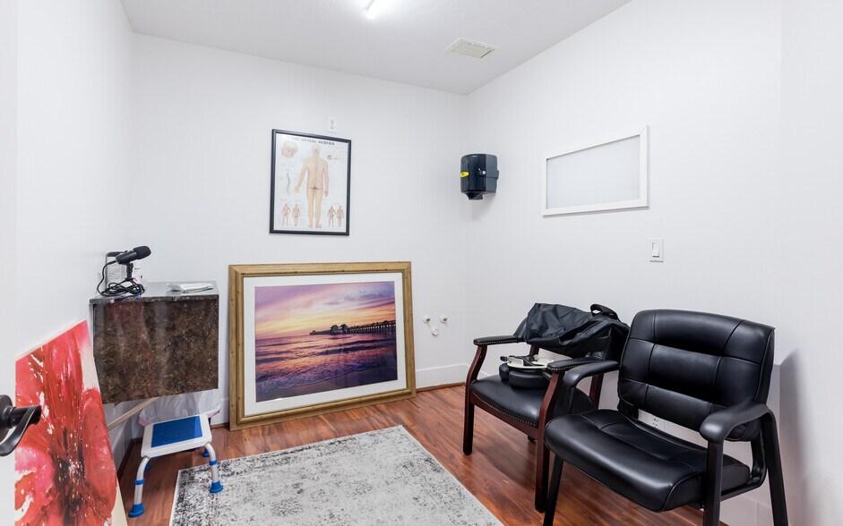 More Photos Of 12734 Kenwood Ln, Fort Myers Loft Creative Space For Lease