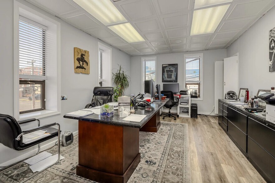 More Photos Of 1551 Kellum Pl, Mineola Office For Sale