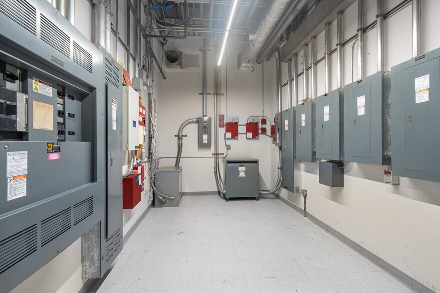 More Photos Of 5225 Tech Data Dr, Clearwater Office For Sale