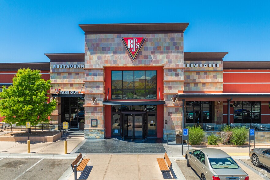 More Photos Of 2100 Louisiana Blvd NE, Albuquerque Restaurant For Sale