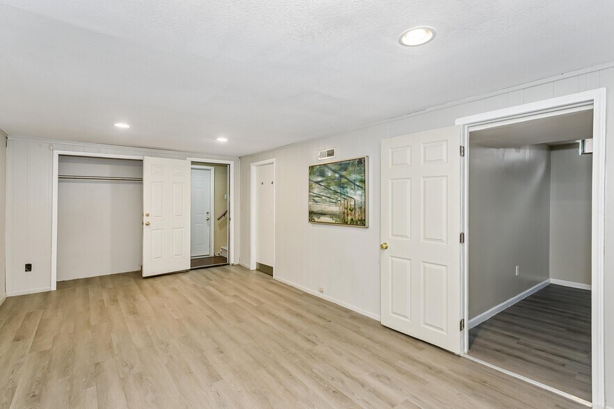 More Photos Of 534-544 N Richmond St, Wichita Apartments For Sale
