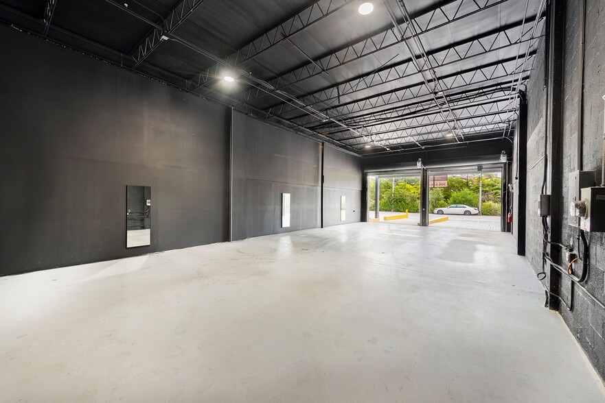 More Photos Of 1954 N 30th Rd, Hollywood Office For Lease