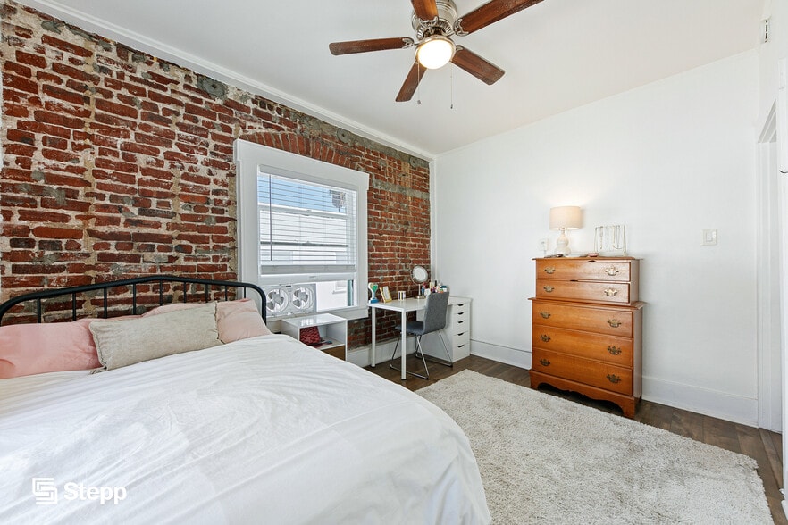 More Photos Of 1325-1331 E Ocean Blvd, Long Beach Apartments For Sale