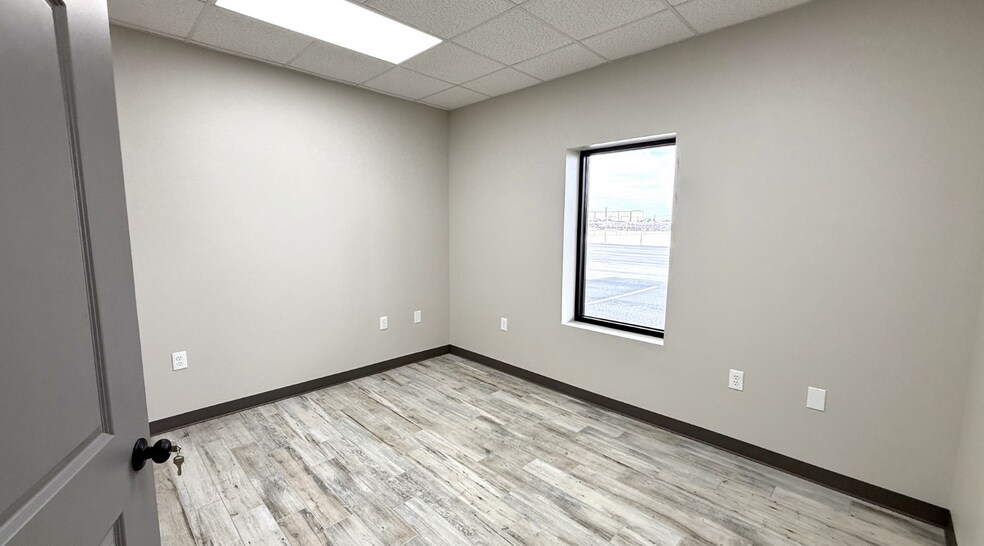 More Photos Of 3001 County 1279 rd, Midland Warehouse For Lease