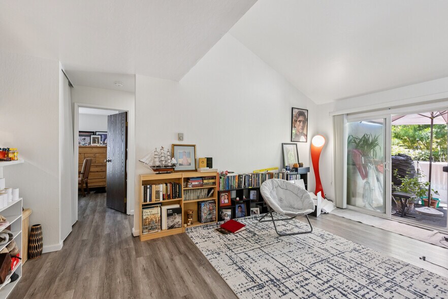More Photos Of 1411 Oxford St, Redwood City Apartments For Sale