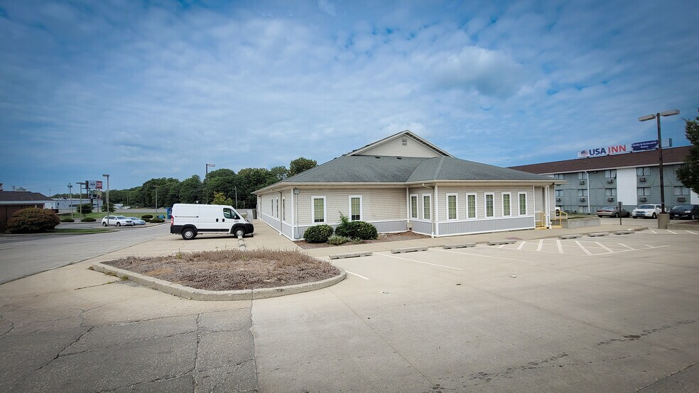 More Photos Of 3131 N Water St, Decatur Medical For Sale