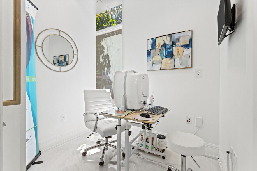 More Photos Of 250 Pharr Rd NE, Atlanta Apartments For Lease