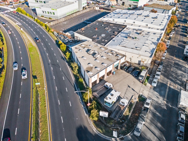 More Photos Of 2001-2005 Spring St, Redwood City Service For Sale