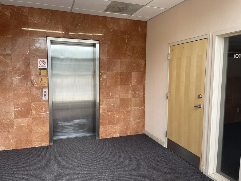 More Photos Of 1735 Central Ave, Albany Office For Sale