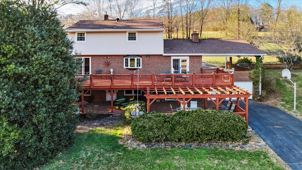 More Photos Of 1356 Coopers Cove Rd, Hardy Specialty For Sale