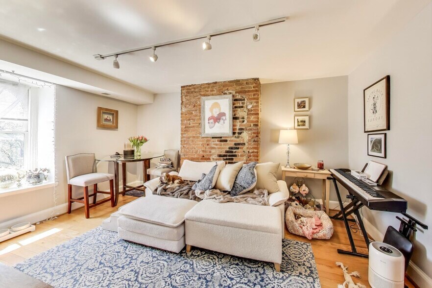 More Photos Of 1317 Corcoran St NW, Washington Apartments For Sale