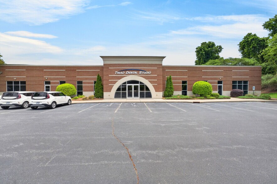 More Photos Of 707 Sunshine Way, Greensboro Medical For Sale