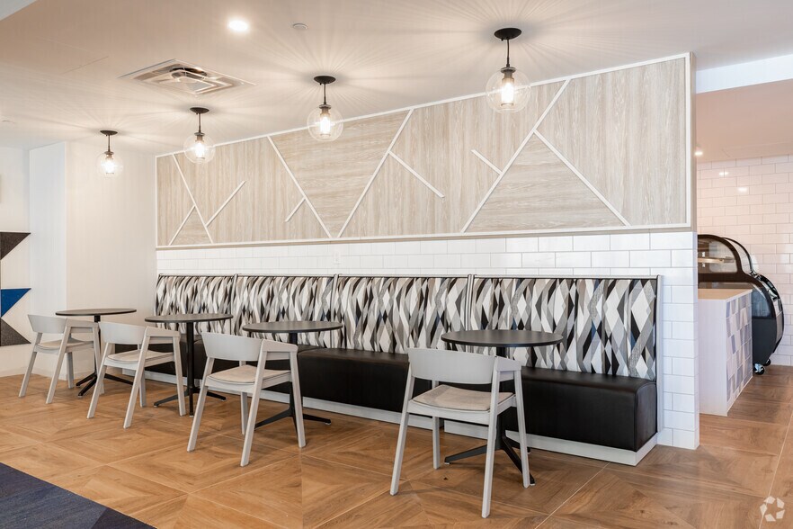 More Photos Of 100 Enterprise Dr, Rockaway Coworking Space
