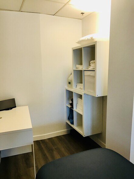 More Photos Of 970 Burrard St, Vancouver Medical For Sale