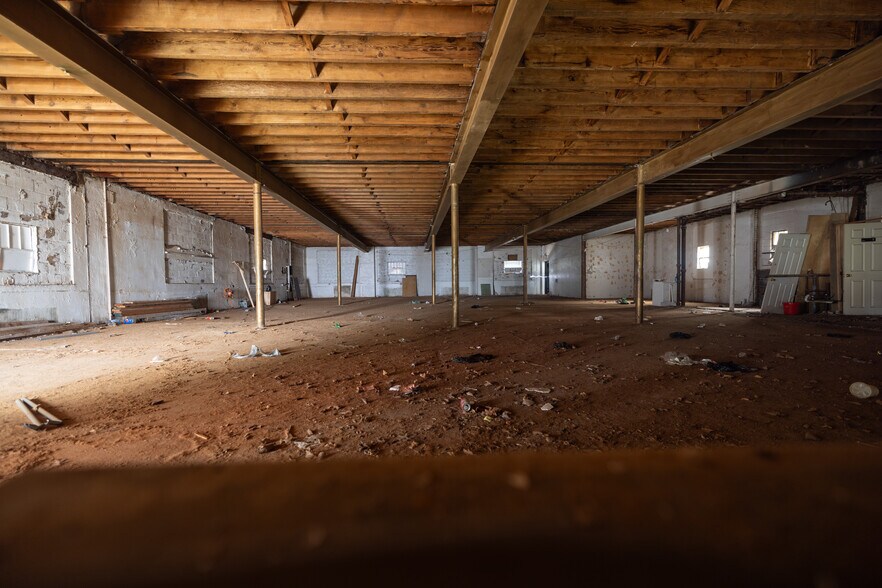 More Photos Of 555 Liberty Ave, Brooklyn Warehouse For Sale