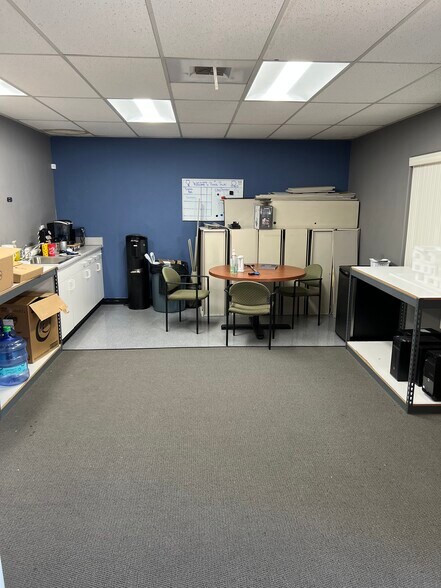 More Photos Of 8139 Center St, La Mesa Showroom For Lease