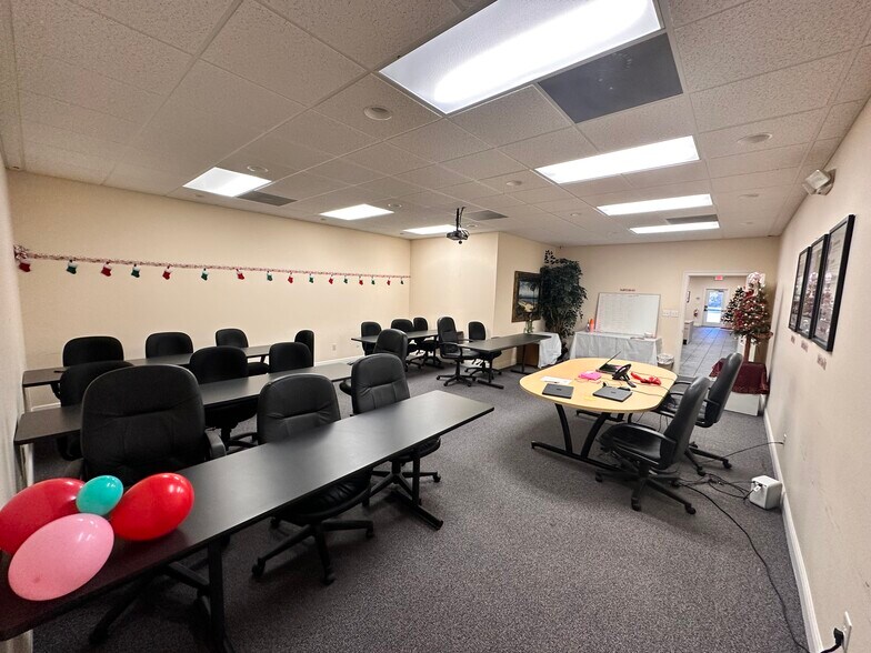 More Photos Of 4509 Hospital St, Pascagoula Office For Sale