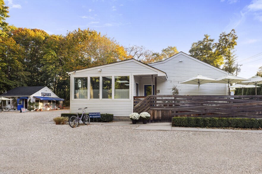 More Photos Of 1970 Montauk Hwy, Bridgehampton Restaurant For Sale