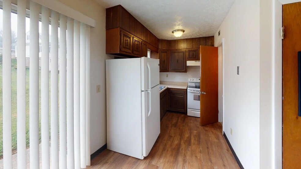 More Photos Of 5031 W Pea Ridge Rd, Huntington Apartments For Sale