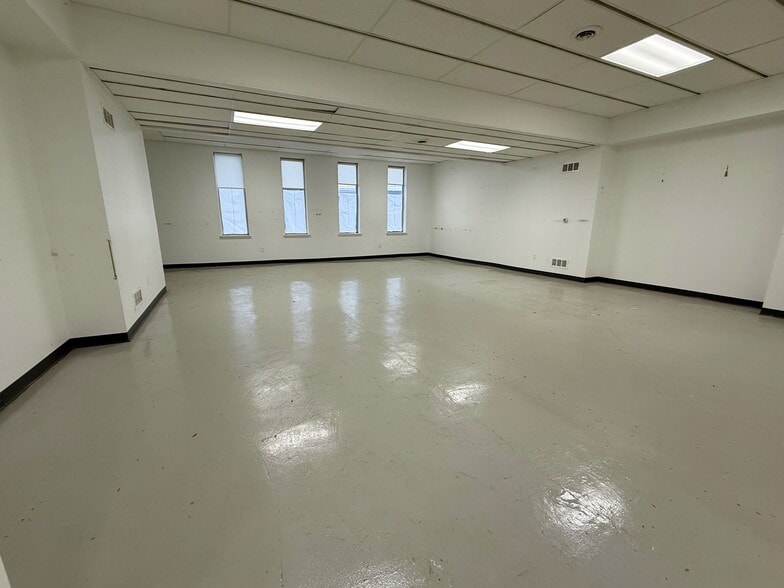 More Photos Of 1298 Spruce St, Easton Light Manufacturing For Lease