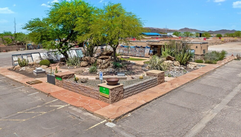 More Photos Of 1638 Deer Valley Rd, Phoenix Contractor Storage Yard For Lease