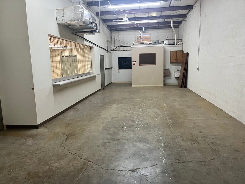 More Photos Of 6215 Discount Dr, Fort Wayne Warehouse For Lease