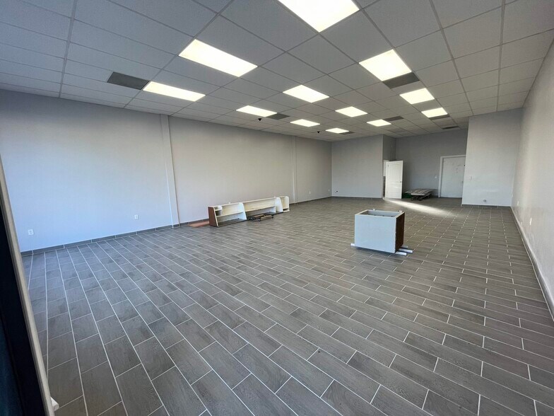 More Photos Of 639 N Lake Ave, Pasadena Storefront Retail Office For Lease