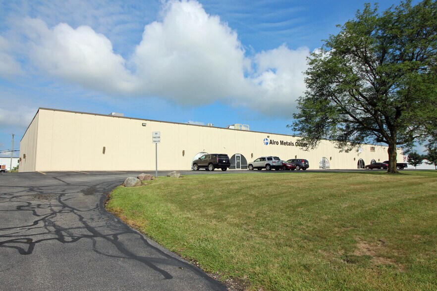 More Photos Of 5121-5125 Executive Blvd, Fort Wayne Warehouse For Lease