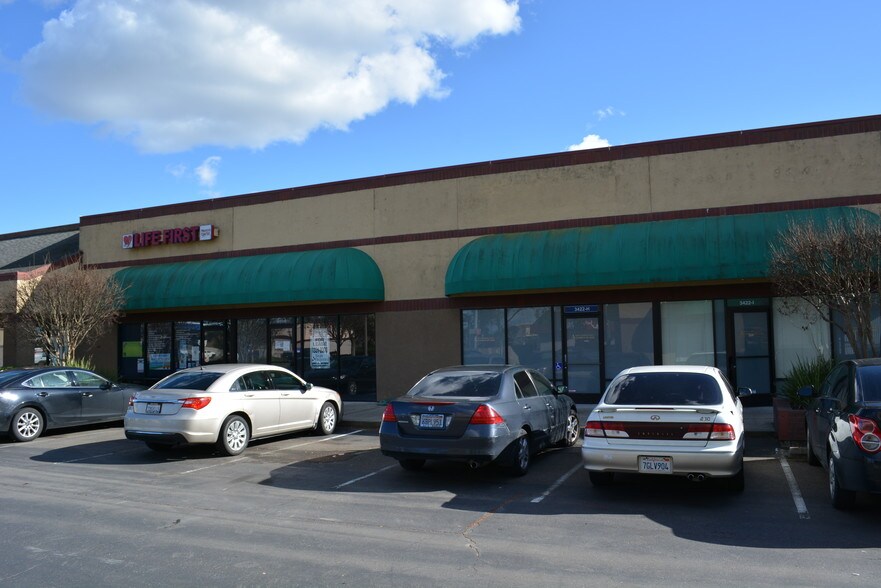 More Photos Of 3410 W Hammer Ln, Stockton Freestanding For Lease