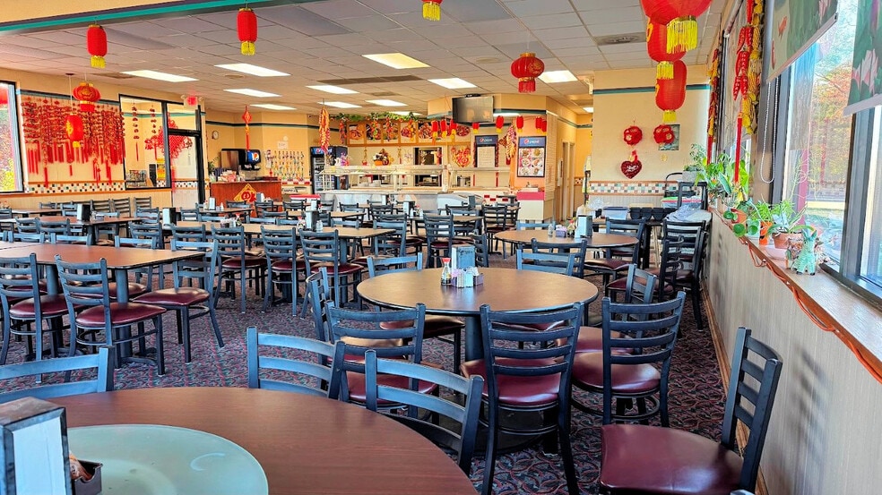 More Photos Of 630 S Frontage Rd, Wisconsin Dells Fast Food For Sale